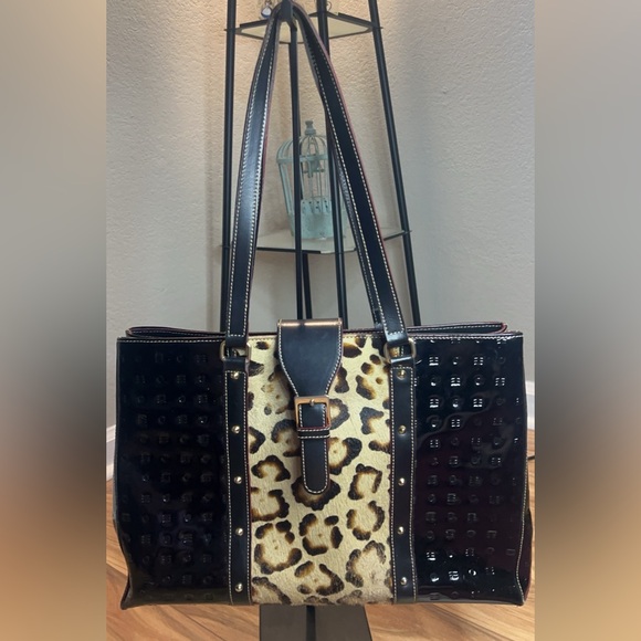 Arcadia Handbags - Arcadia Patent Leather tote